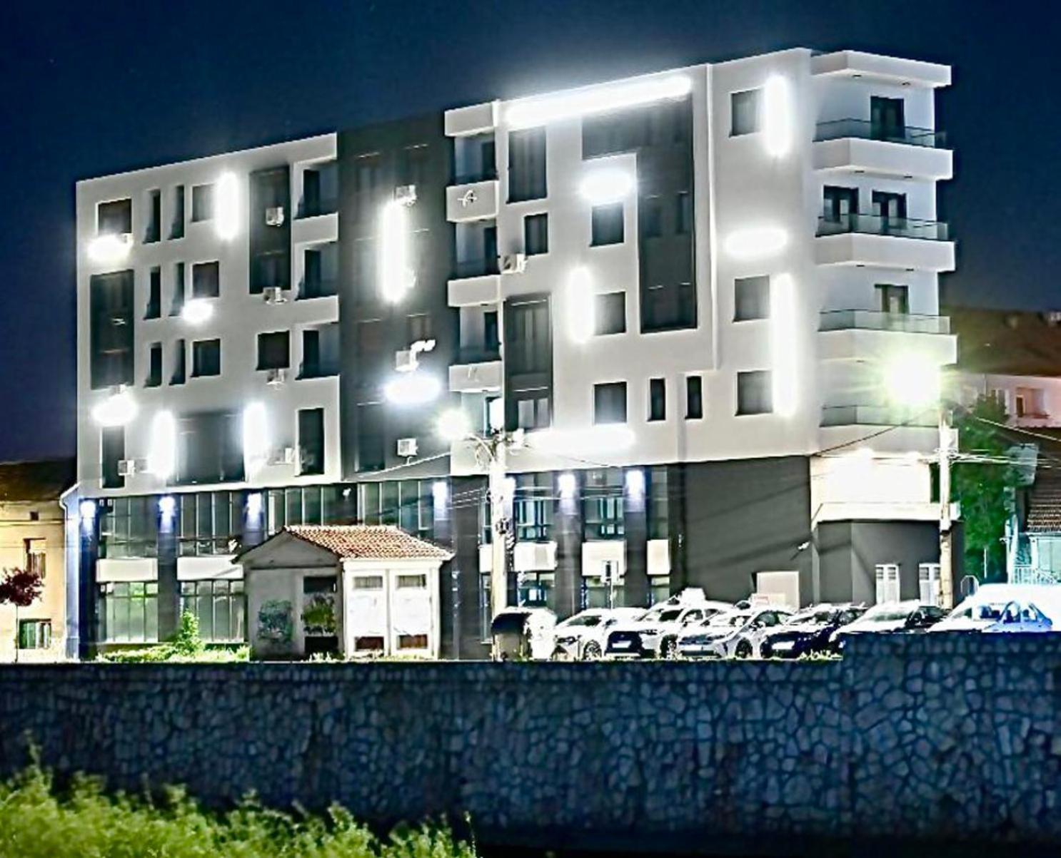 Riverside Nis Luaran gambar